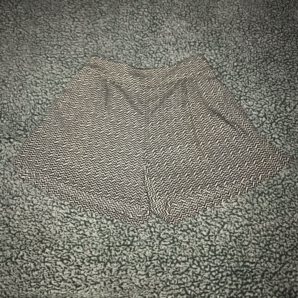 Black & White American Eagle shorts